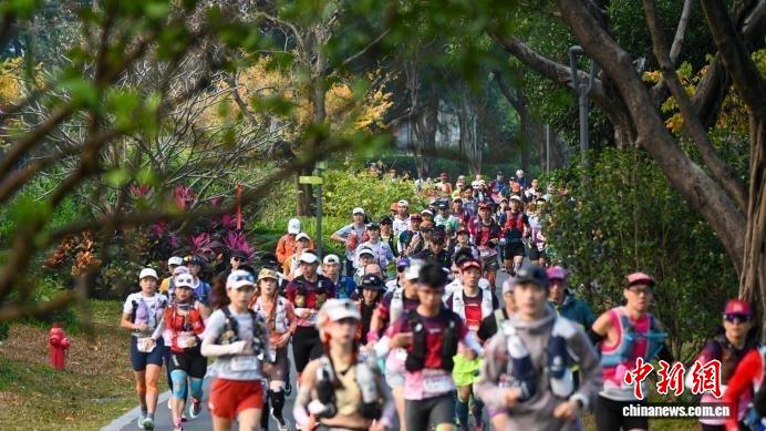 腾讯分分彩:海内外数千名跑者羊城竞速